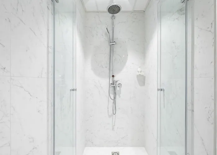 Boutique Luxury - & Quiet *